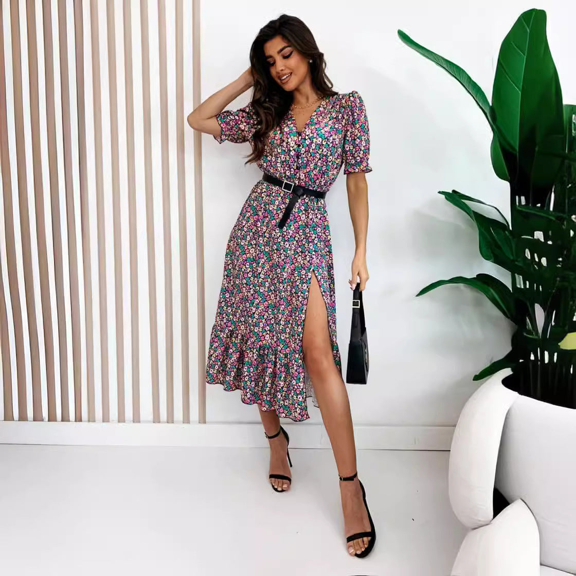 Robe portefeuille à imprimé floral pour femmes avec fente haute et ourlet à volants Chic und Stil