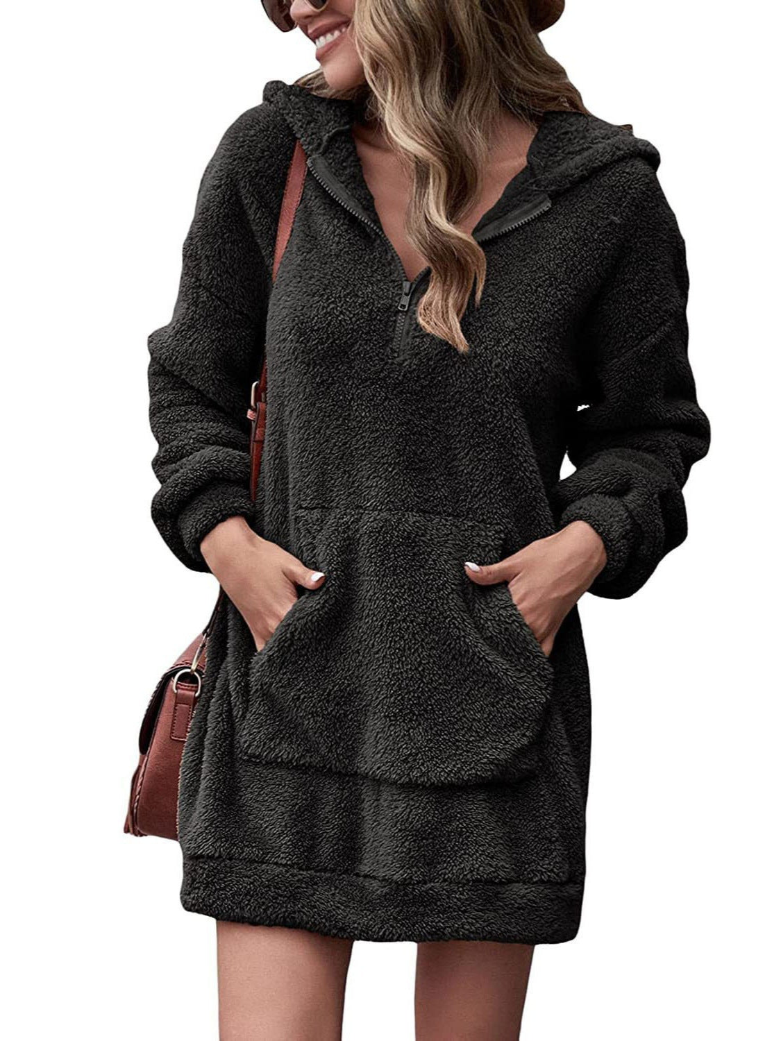 Robe hoodie douillette pour femmes avec poches pratiques et fermeture éclair mi-haute Chic und Stil