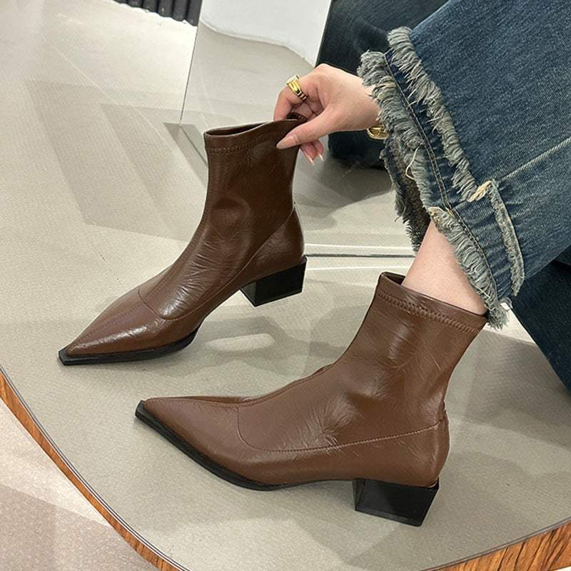 Bottes élégantes pour dames avec bout pointu et talon carré Chic und Stil