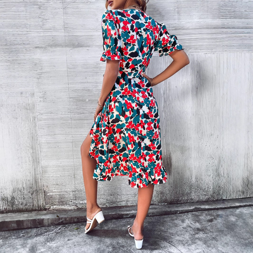 Robe maxi pour femmes avec un joli design floral et des détails élégants en volants Chic und Stil