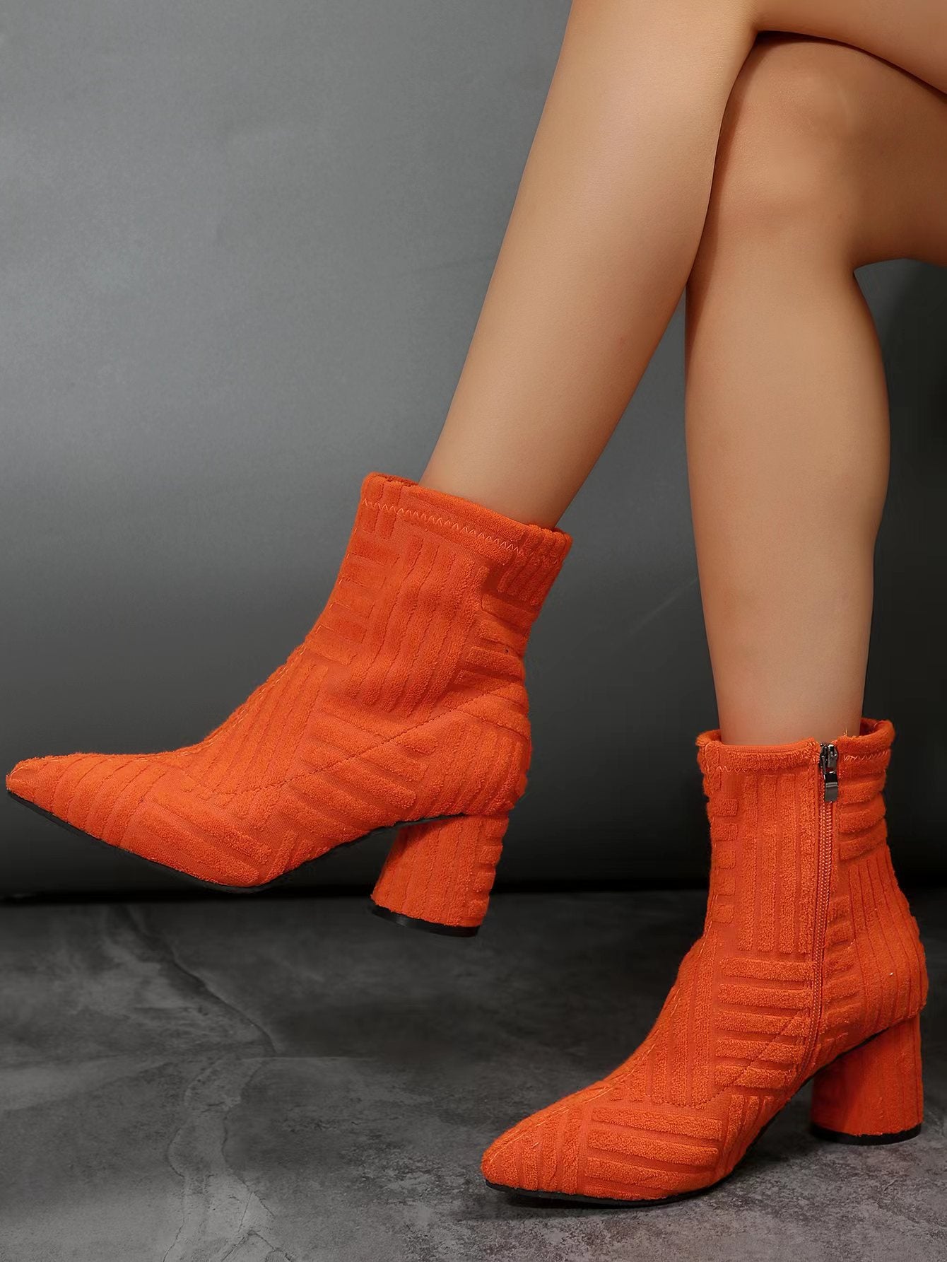 Bottines pour femmes avec un design tricot contemporain et un talon bloc confortable Chic und Stil