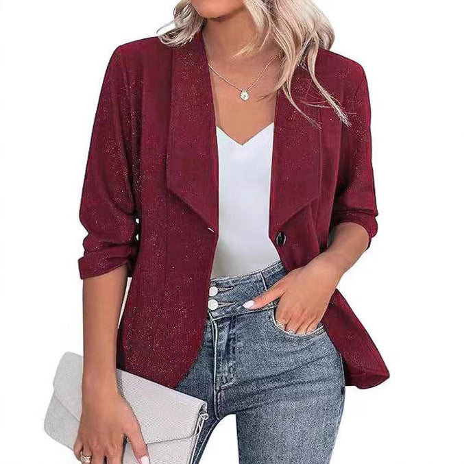 Veste blazer scintillante pour femmes avec une silhouette féminine et un élégant revers Chic und Stil