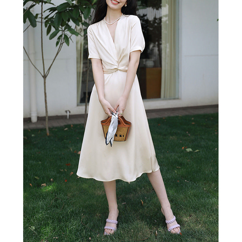 Robe midi élégante torsadée Chic und Stil pour femmes