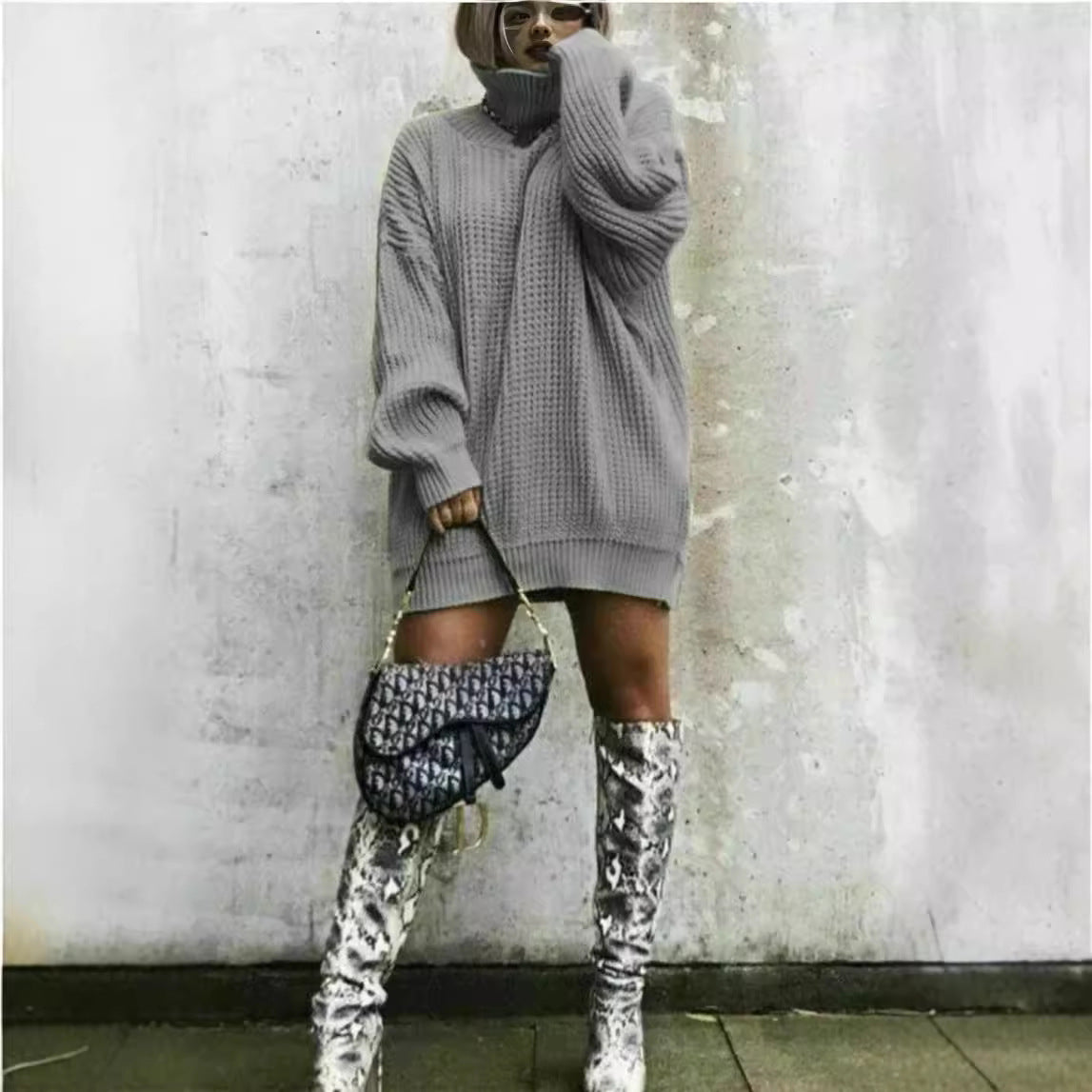 Dames Grand pull en tricot avec col haut et coupe angulaire Chic und Stil