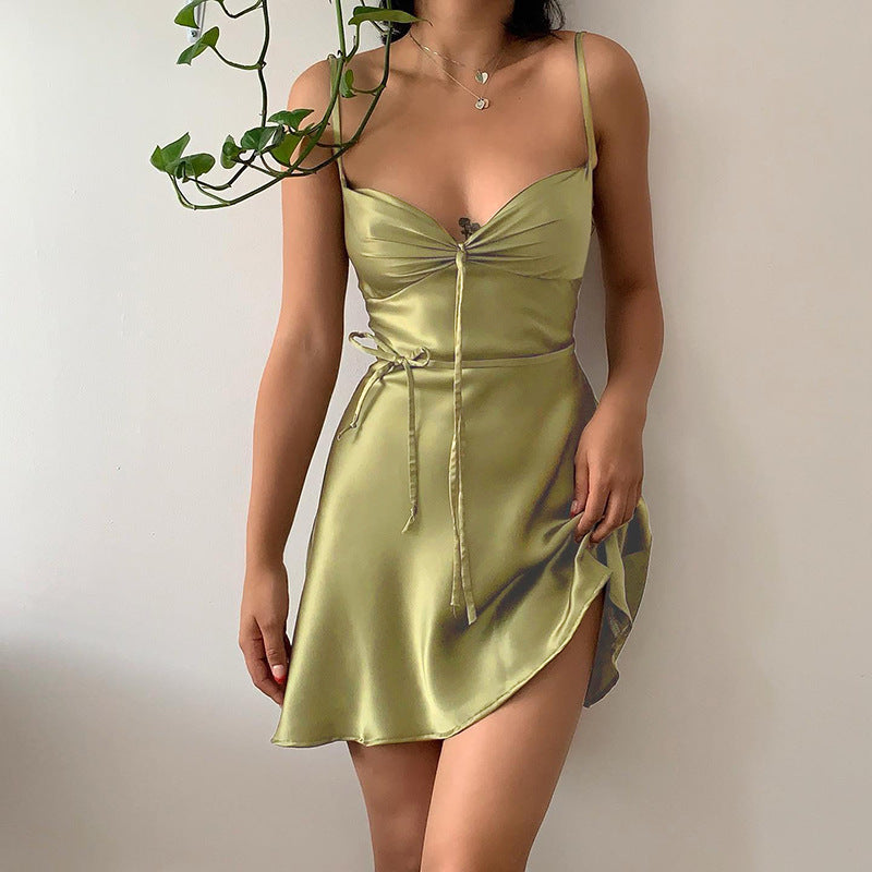 Robe mini en satin pour femmes avec détail de lien ajustable Chic und Stil
