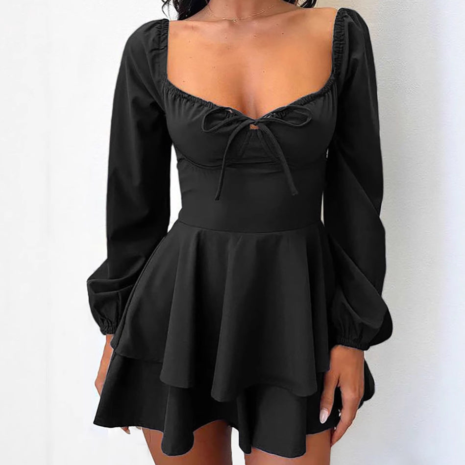 Dames Robe Mini Jouez avec ourlet à volants et décolleté en V profond Chic und Stil