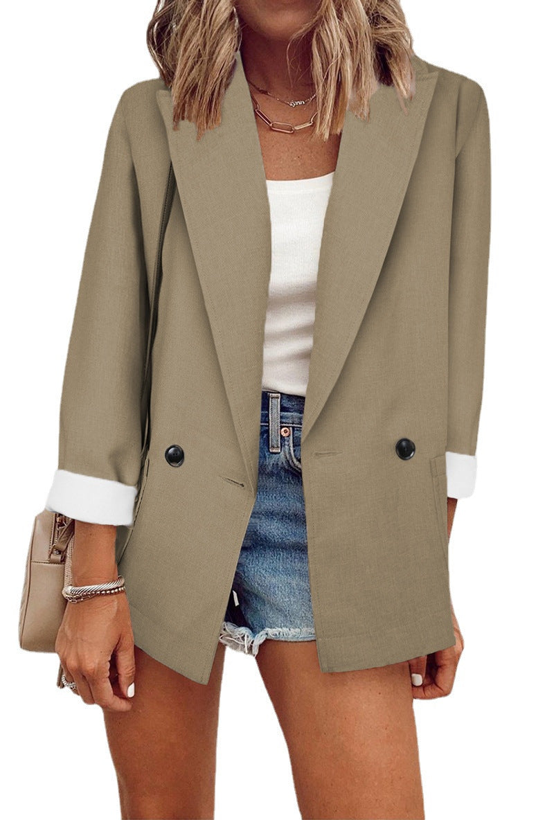 Veste oversized tendance pour femmes au design sobre avec des détails de boutons élégants Chic und Stil