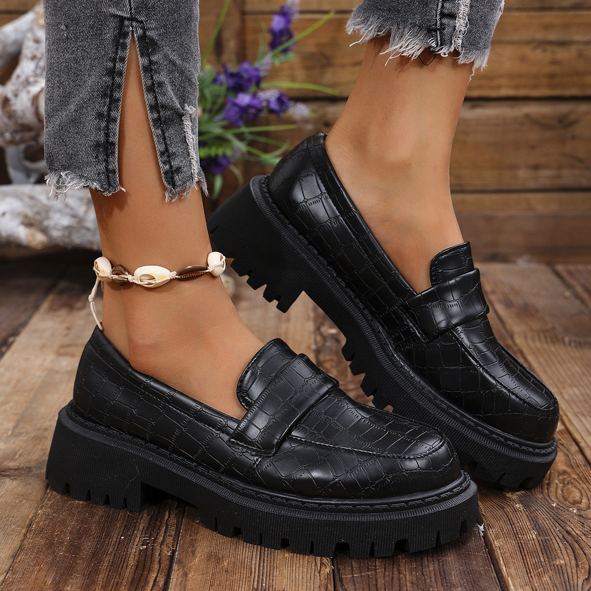 Mocassins pour femmes avec un design croco moderne et un profil robuste Chic und Stil