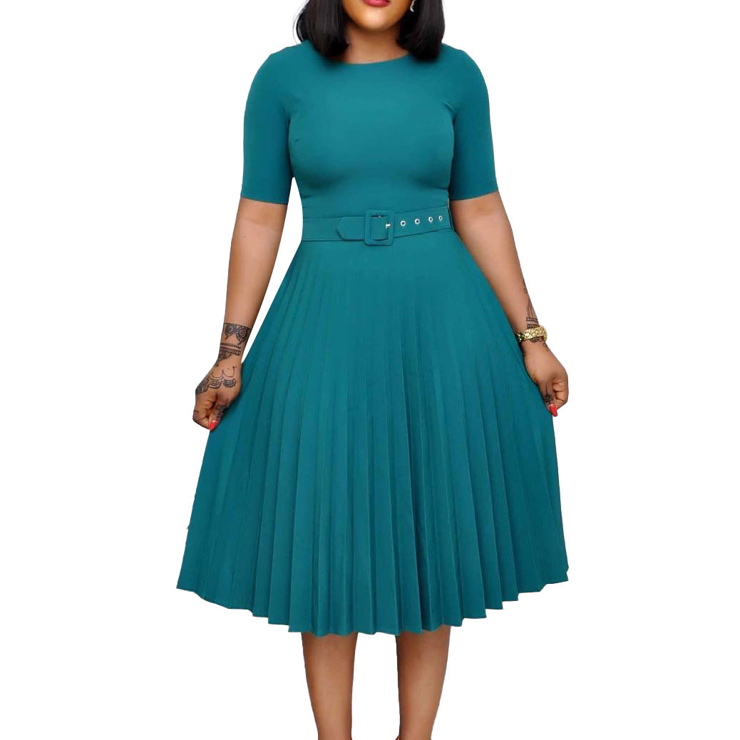 Robe plissée pour femmes avec ceinture cintrée et manches courtes Chic und Stil