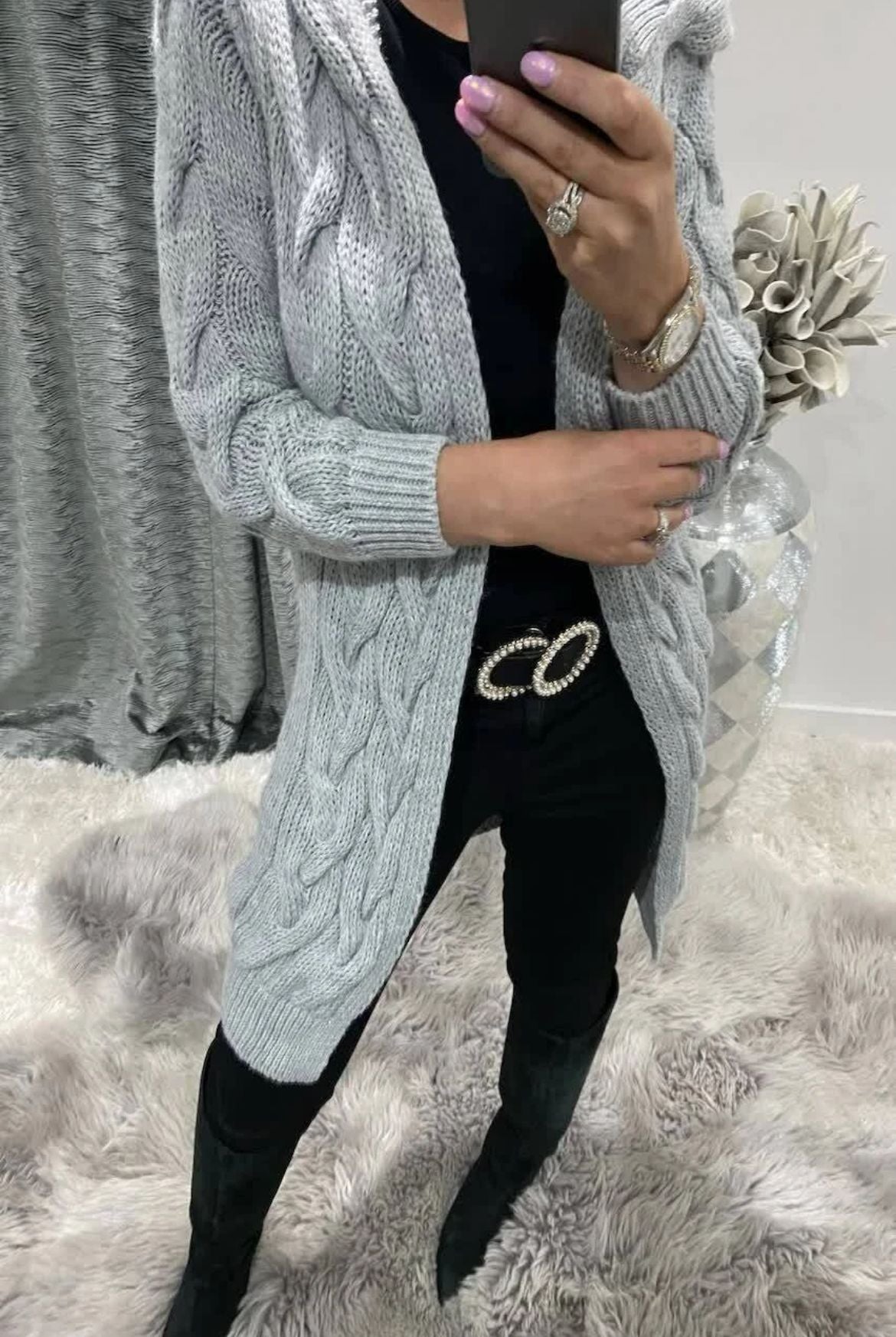 Cardigan femme en gros tricot avec capuche et motif torsadé Chic und Stil