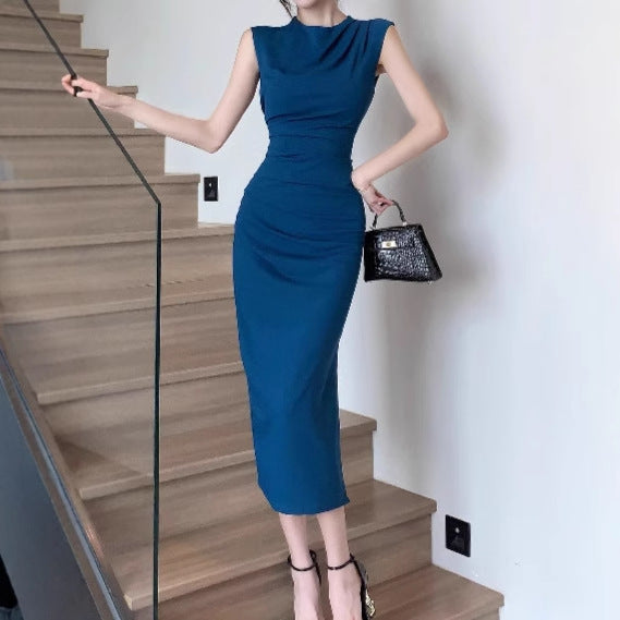 Dames Robe midi élégante avec un design sculptant et des fronces Chic und Stil