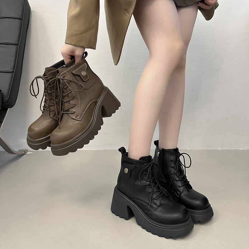Bottes chunky pour dames avec un talon haut et une fermeture éclair latérale Chic und Stil