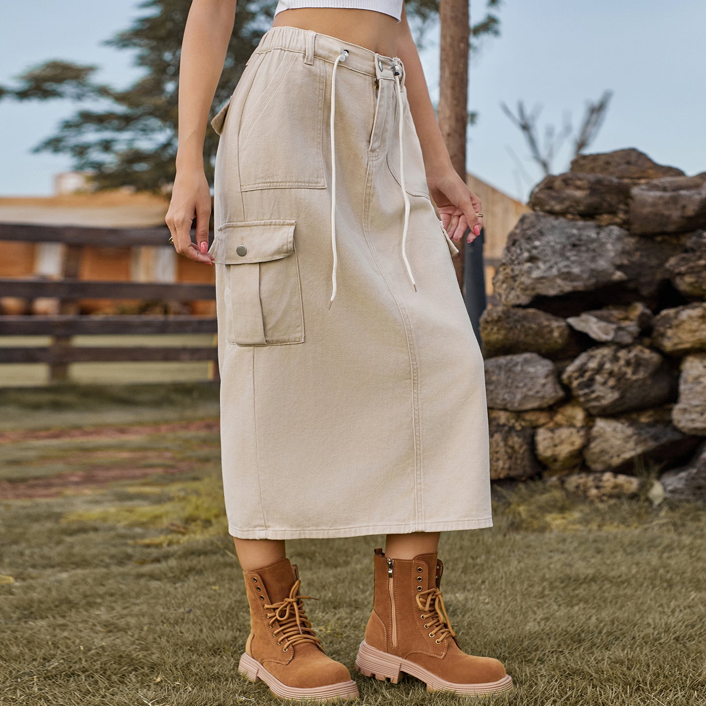 Women's utility skirt with adjustable waist and practical cargo pockets Chic und Stil
