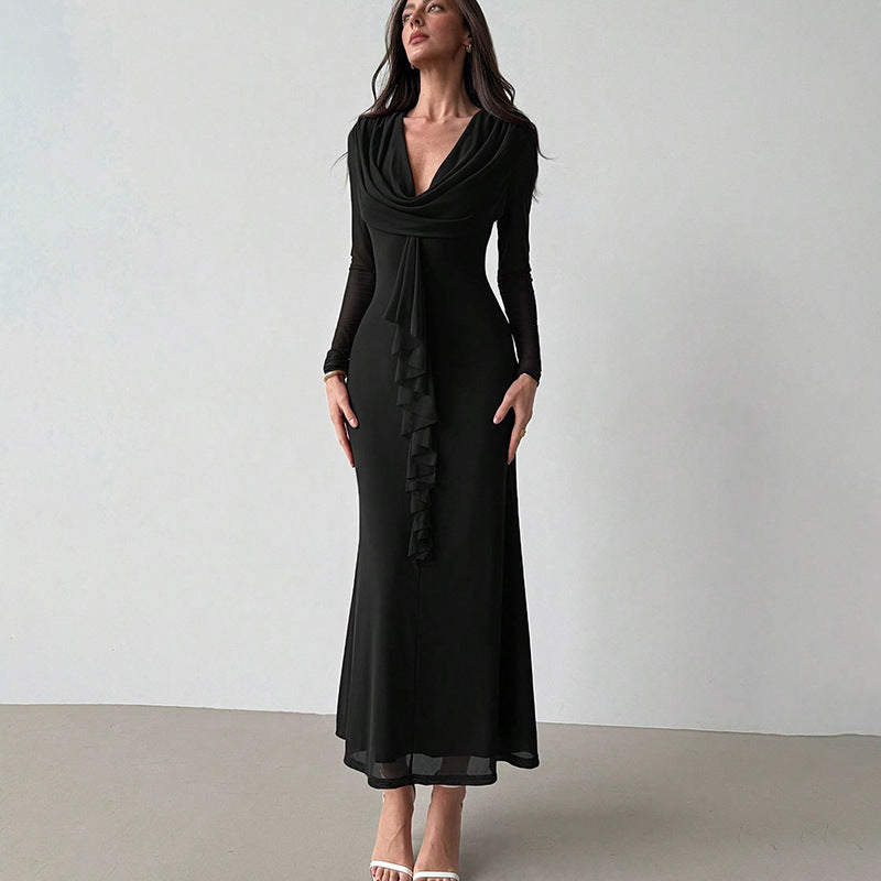 Robe maxi élégante pour femmes avec décolleté en V profond et détail volant Chic und Stil