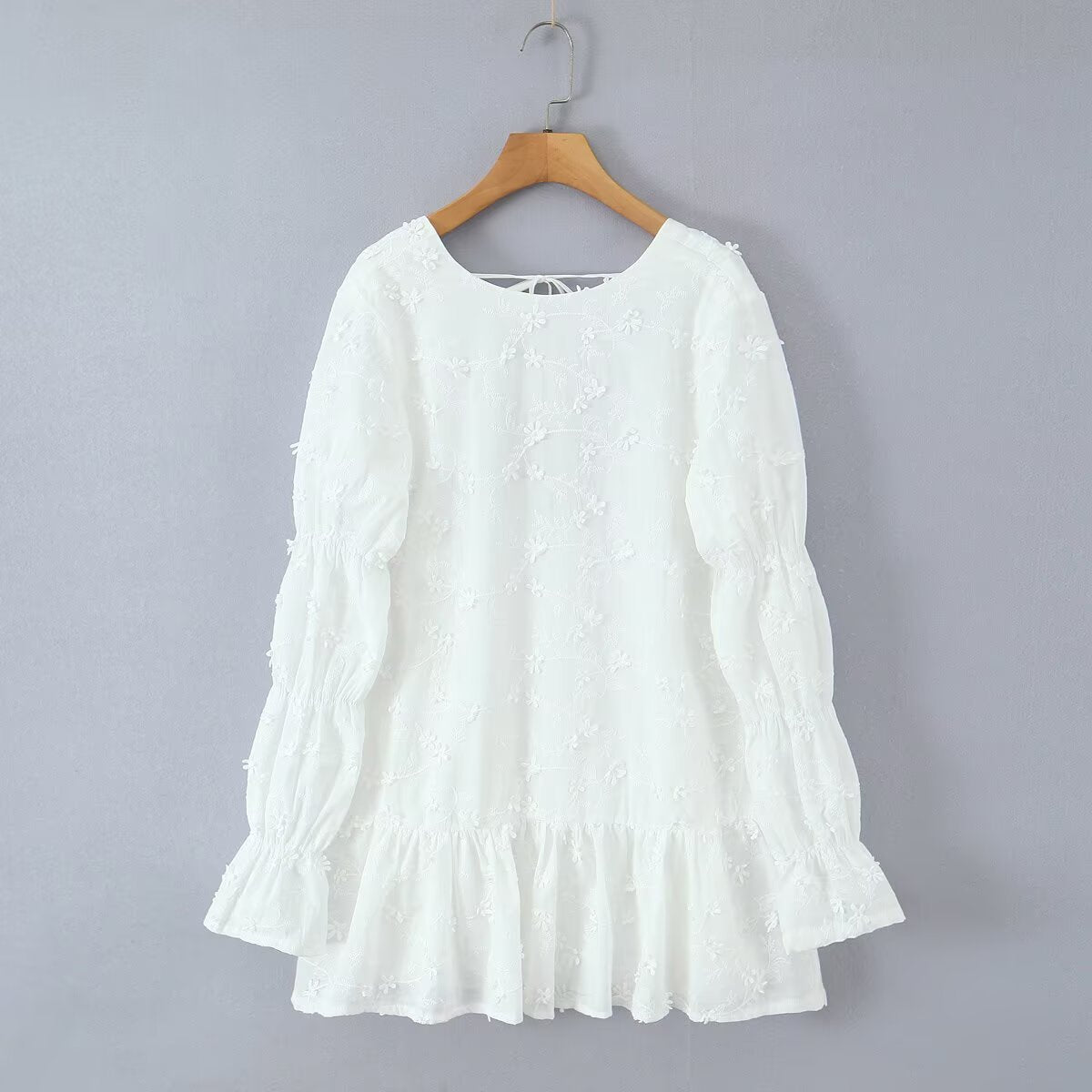 Robe d'été aérienne pour femmes avec design de broderie florale et manches volumineuses Chic und Stil