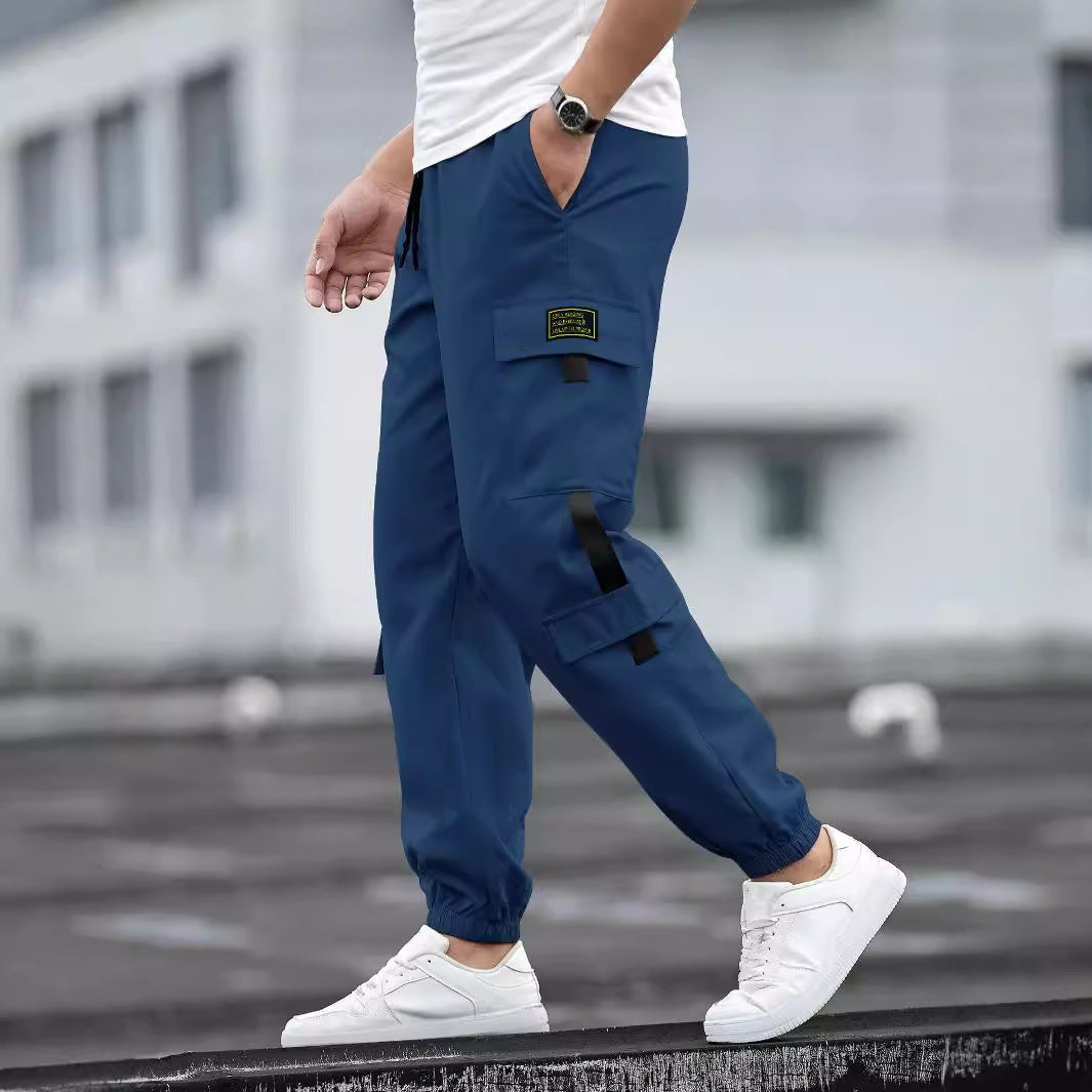 Pantalon cargo décontracté pour hommes avec taille ajustable et poches zippées pratiques Chic und Stil