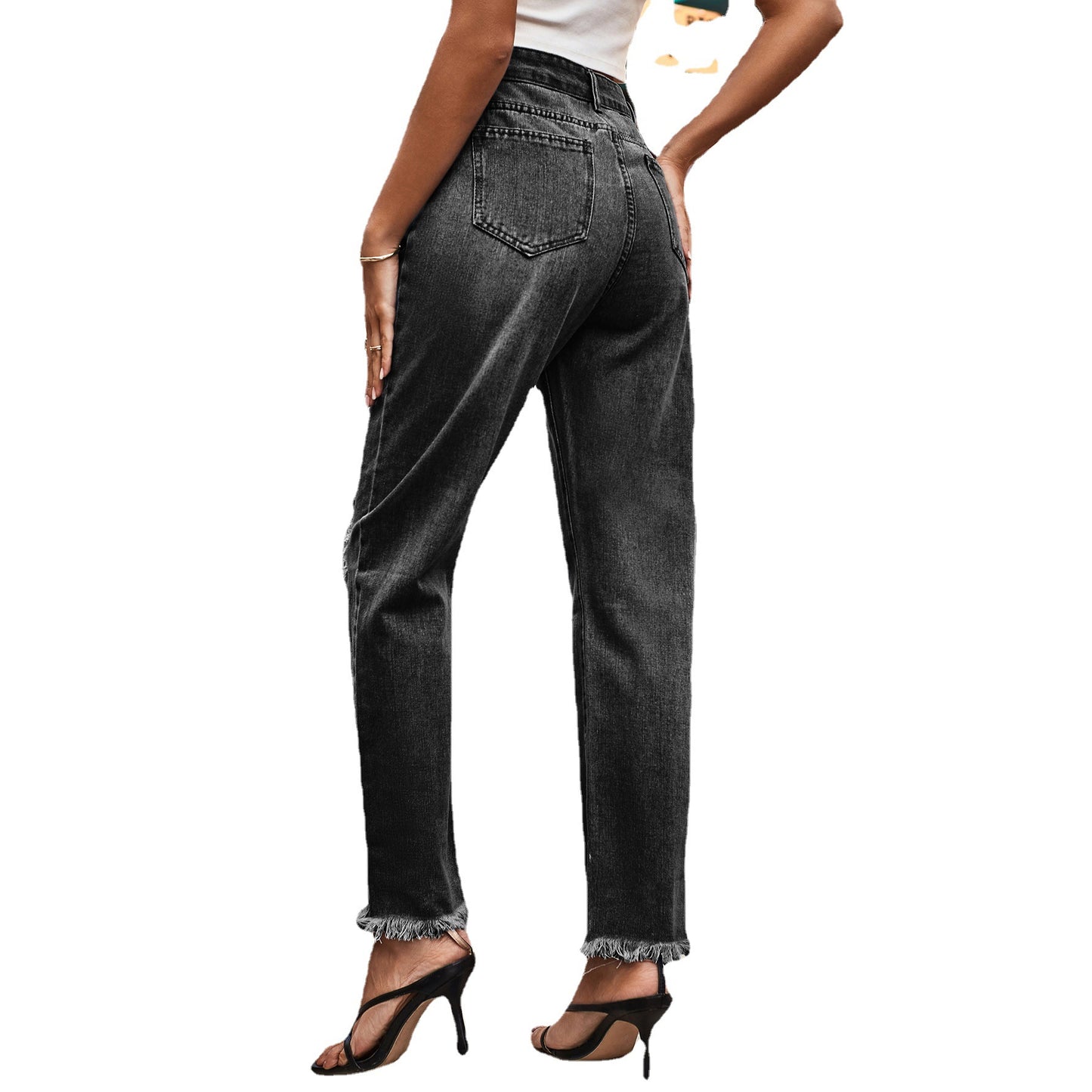 Jeans détruits pour femmes dans une coupe boyfriend moderne avec des détails effilochés Chic und Stil