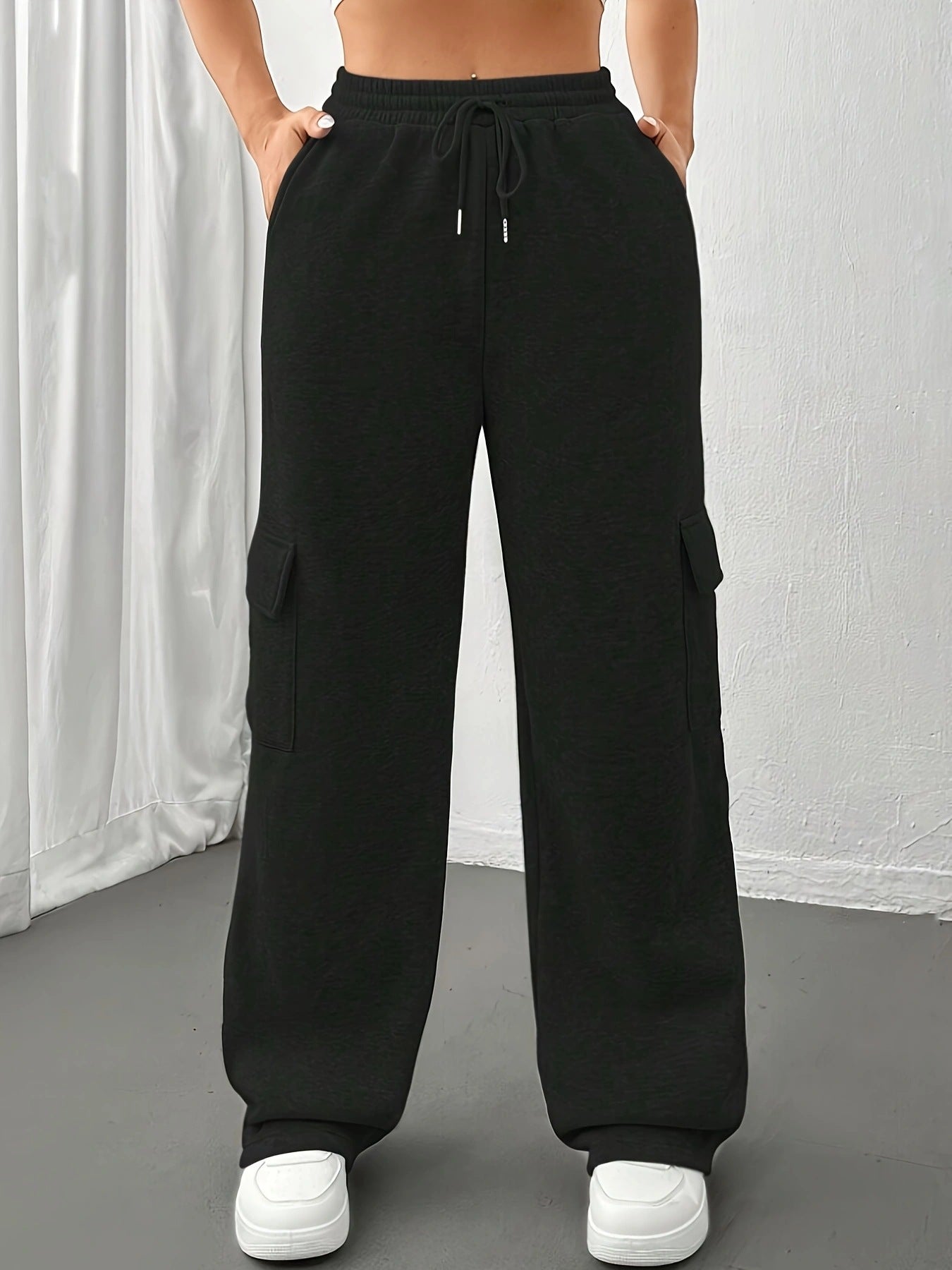 Chic and stylish women's cargo pants