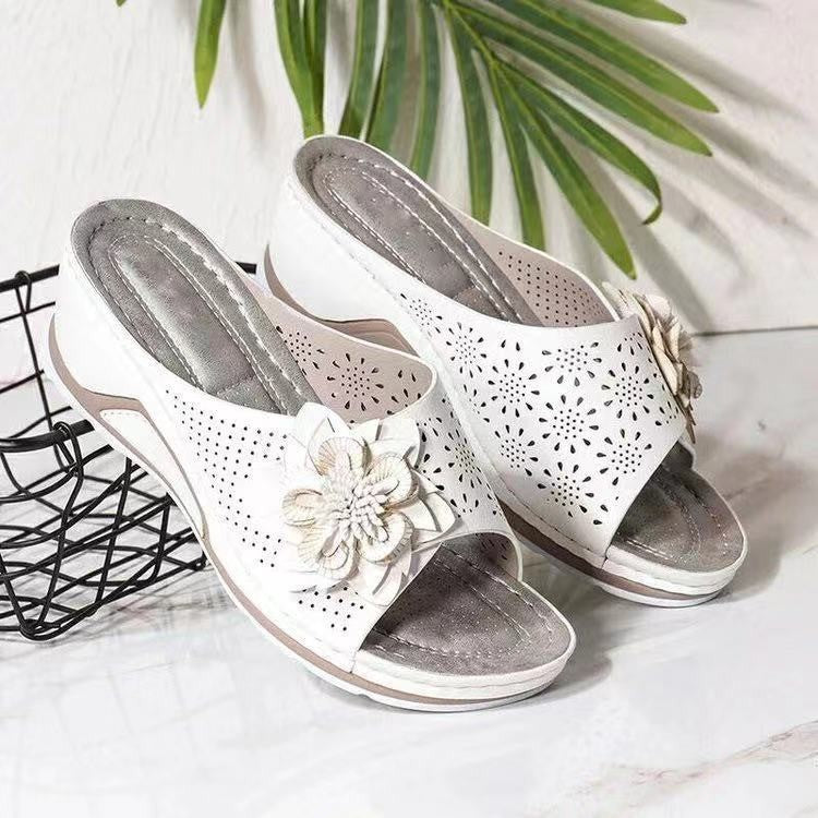 Sandales femmes à la mode avec des détails floraux et semelle confortable Chic und Stil
