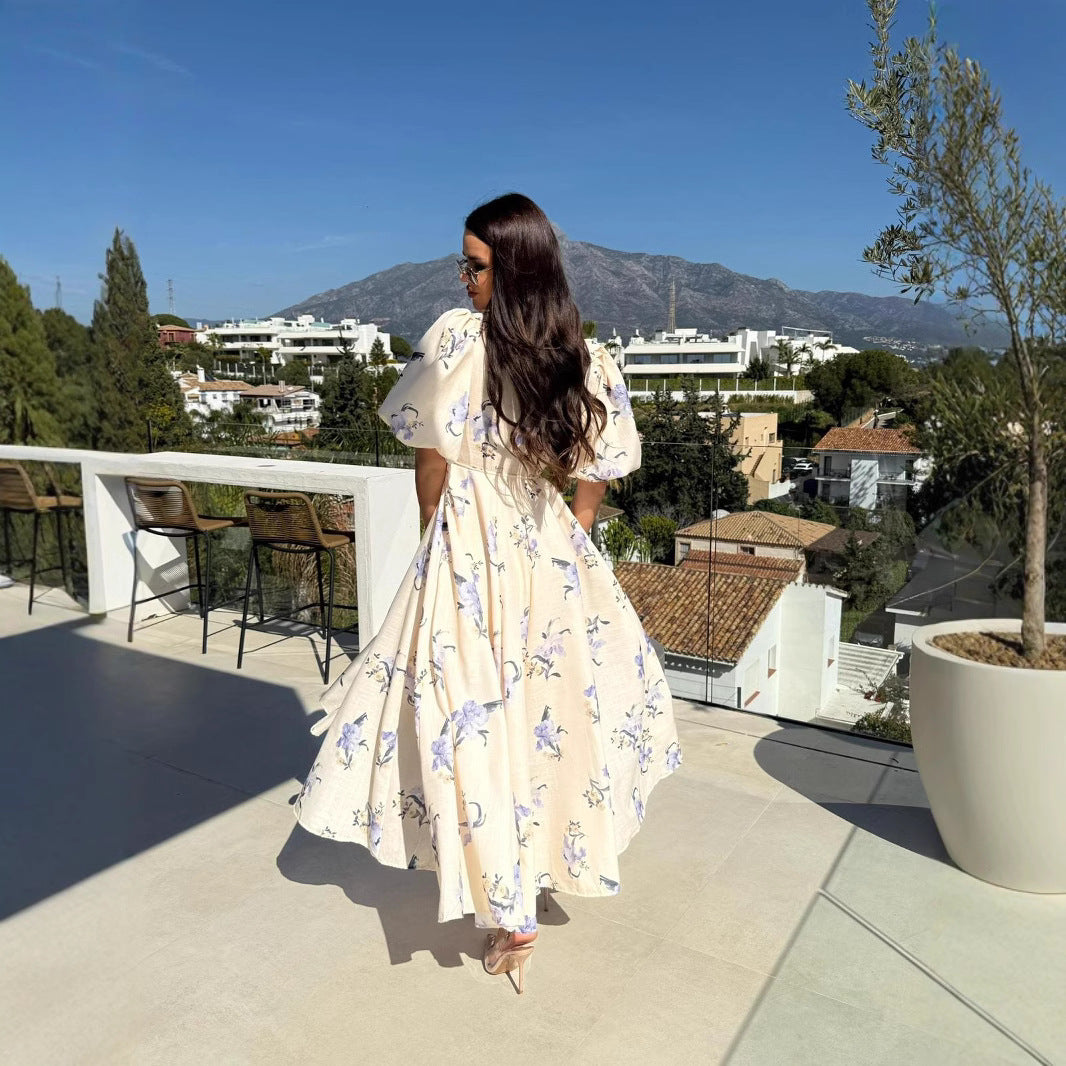 Women's maxi dress with floral patterns and puff sleeves Chic und Stil