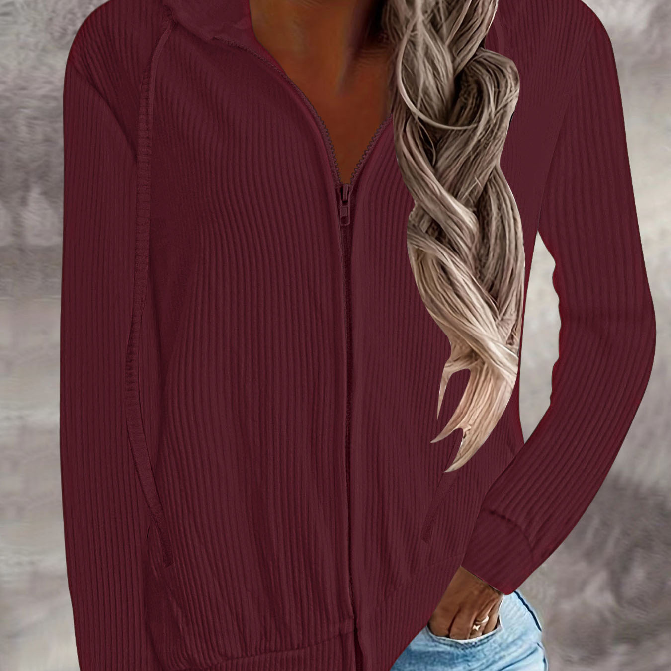 Veste à capuche pour femmes au design moderne en tricot côtelé avec poches Chic und Stil