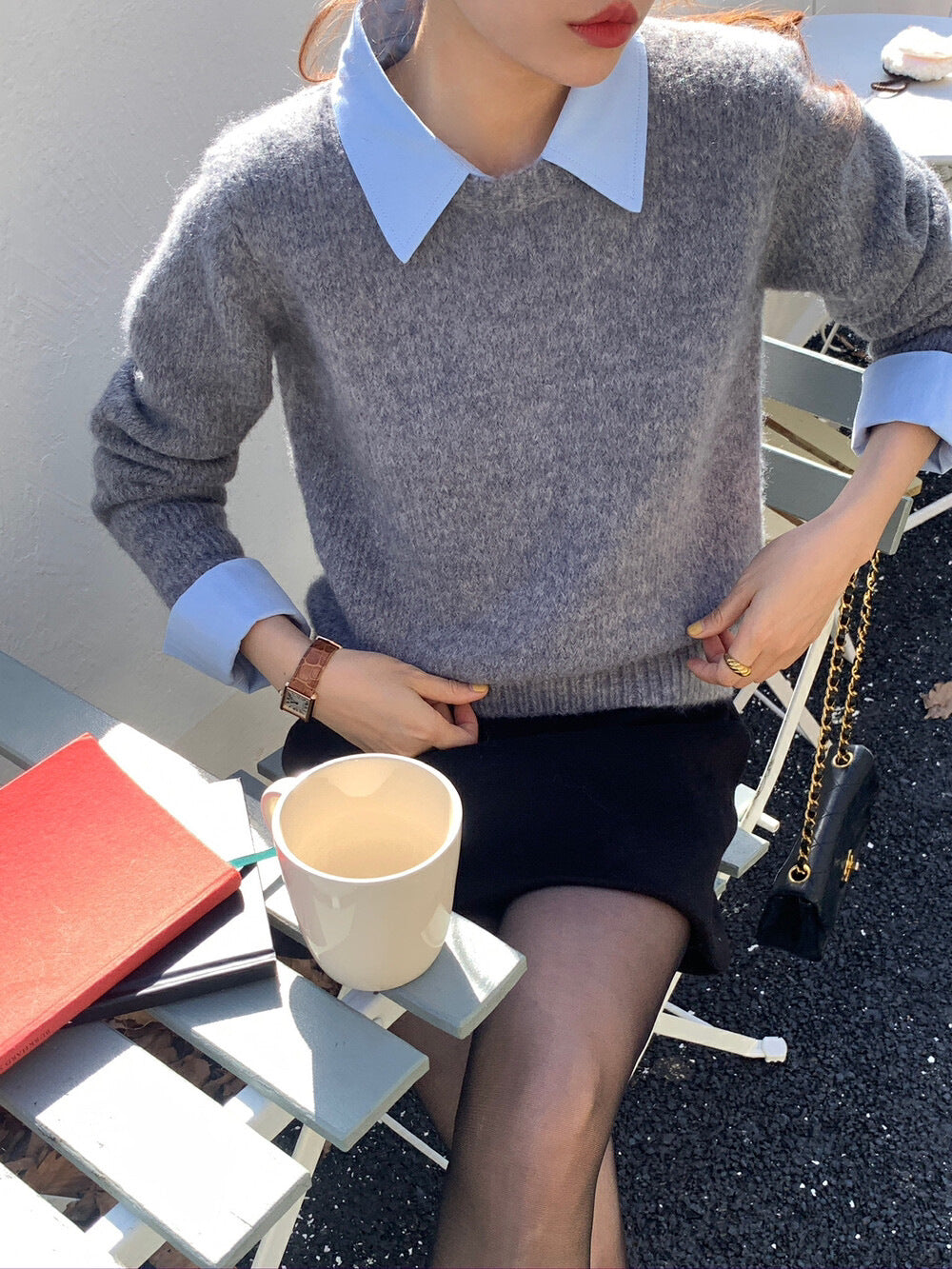 Pull décontracté pour dames avec encolure bleue et col moderne Chic und Stil