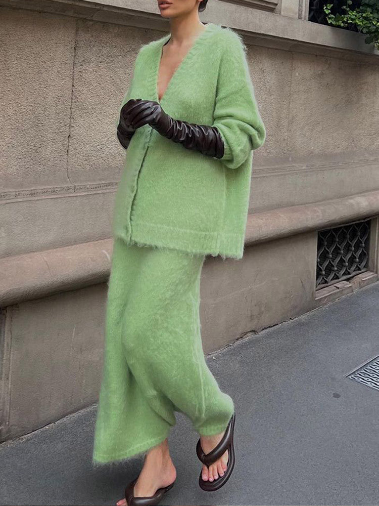 Cardigan pour dames en tricot doux avec décolleté en V et détails de boutons Chic und Stil
