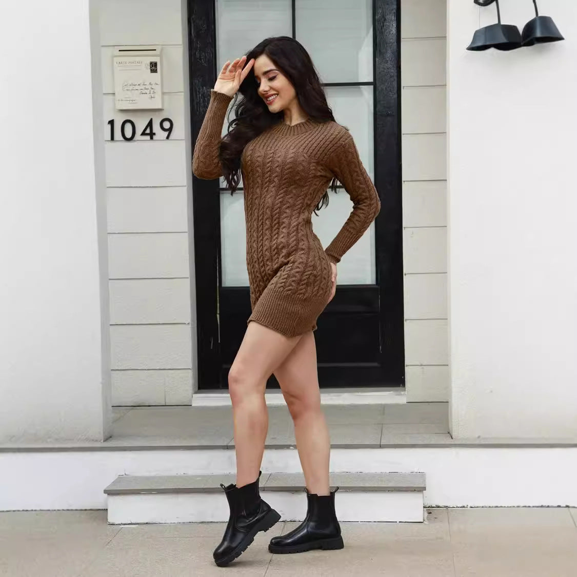 Robe en tricot pour femmes avec un design en tresses élégant et un col rond confortable Chic und Stil