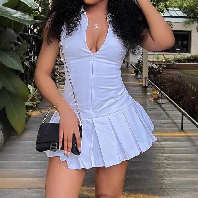 Robe mini femme avec jupe volumineuse et décolleté en V profond Chic und Stil