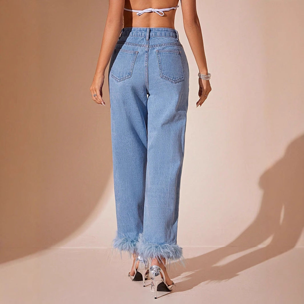 Jean taille haute à la mode pour femmes avec un ornement en plumes saisissant Chic und Stil