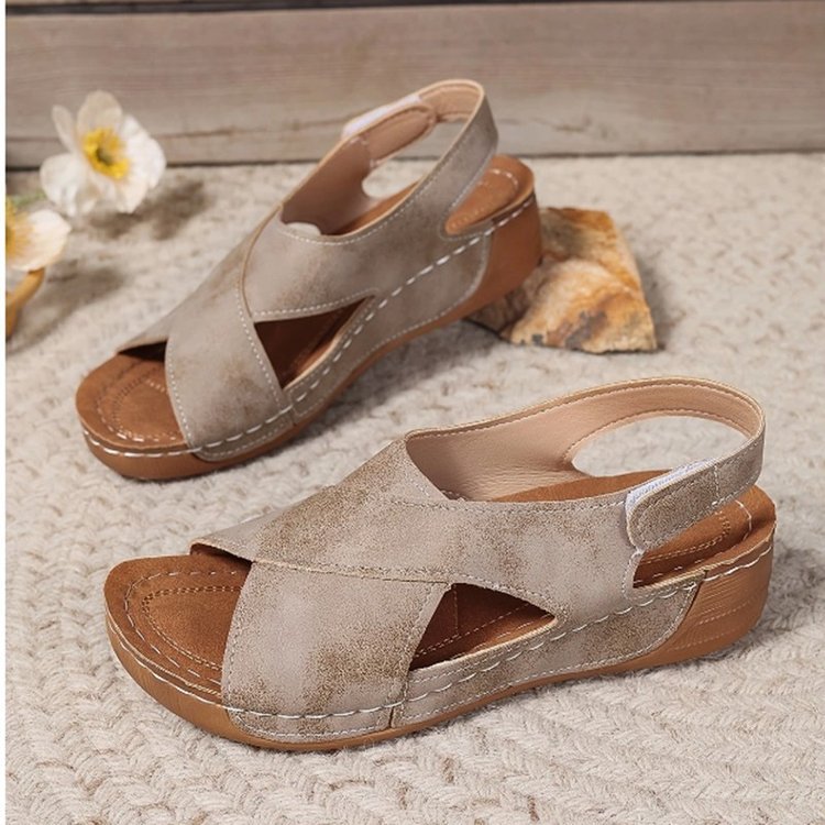 Sandales de vacances élégantes pour femmes avec semelle confortable et système de fermeture tendance Chic und Stil
