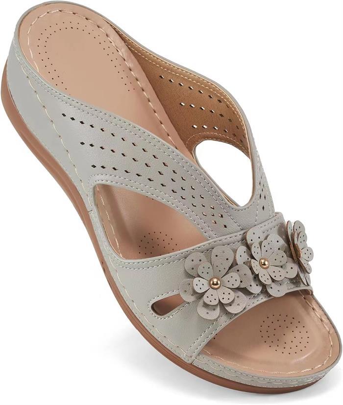 Sandales antidérapantes décorées de fleurs Chic und Stil pour femmes