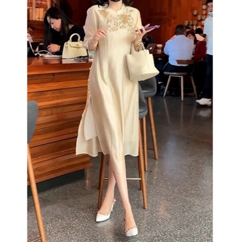 Robe en soie brodée élégante pour femmes Chic und Stil