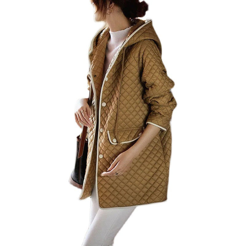 Veste matelassée à capuche avec poches Chic und Stil pour femmes