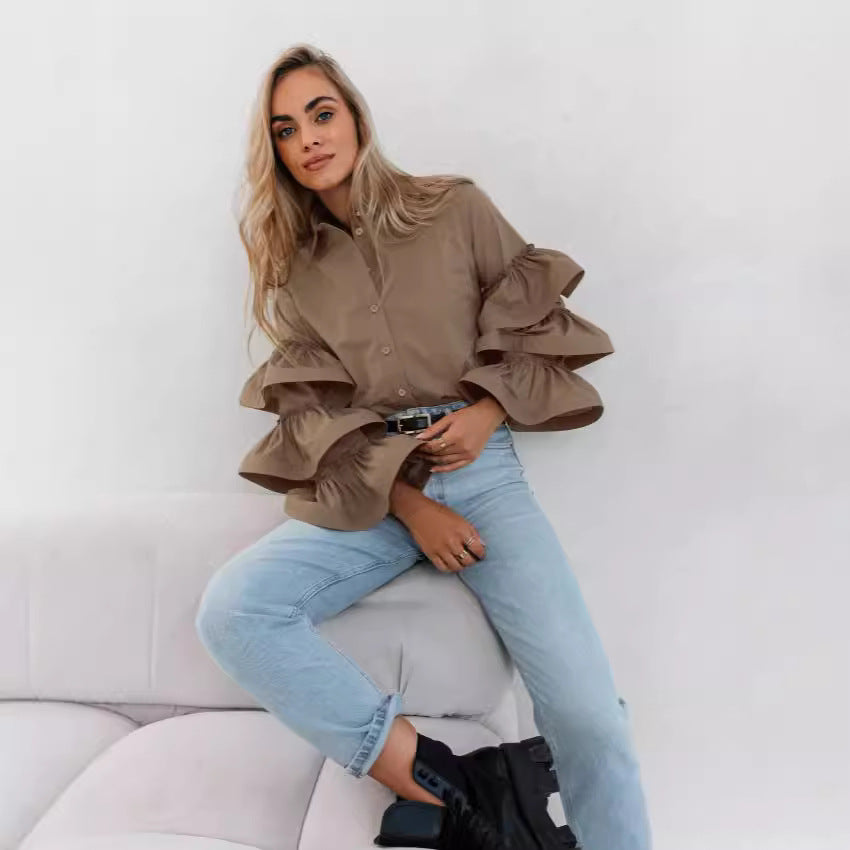 Blouse pour dames avec patte de boutonnage et manches à volants Chic und Stil