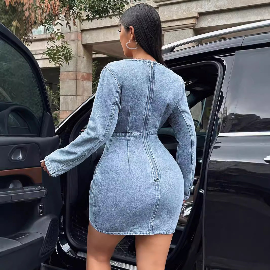 Robe en jean pour femmes à la taille cintrée avec des manches longues et un accent nœud Chic und Stil
