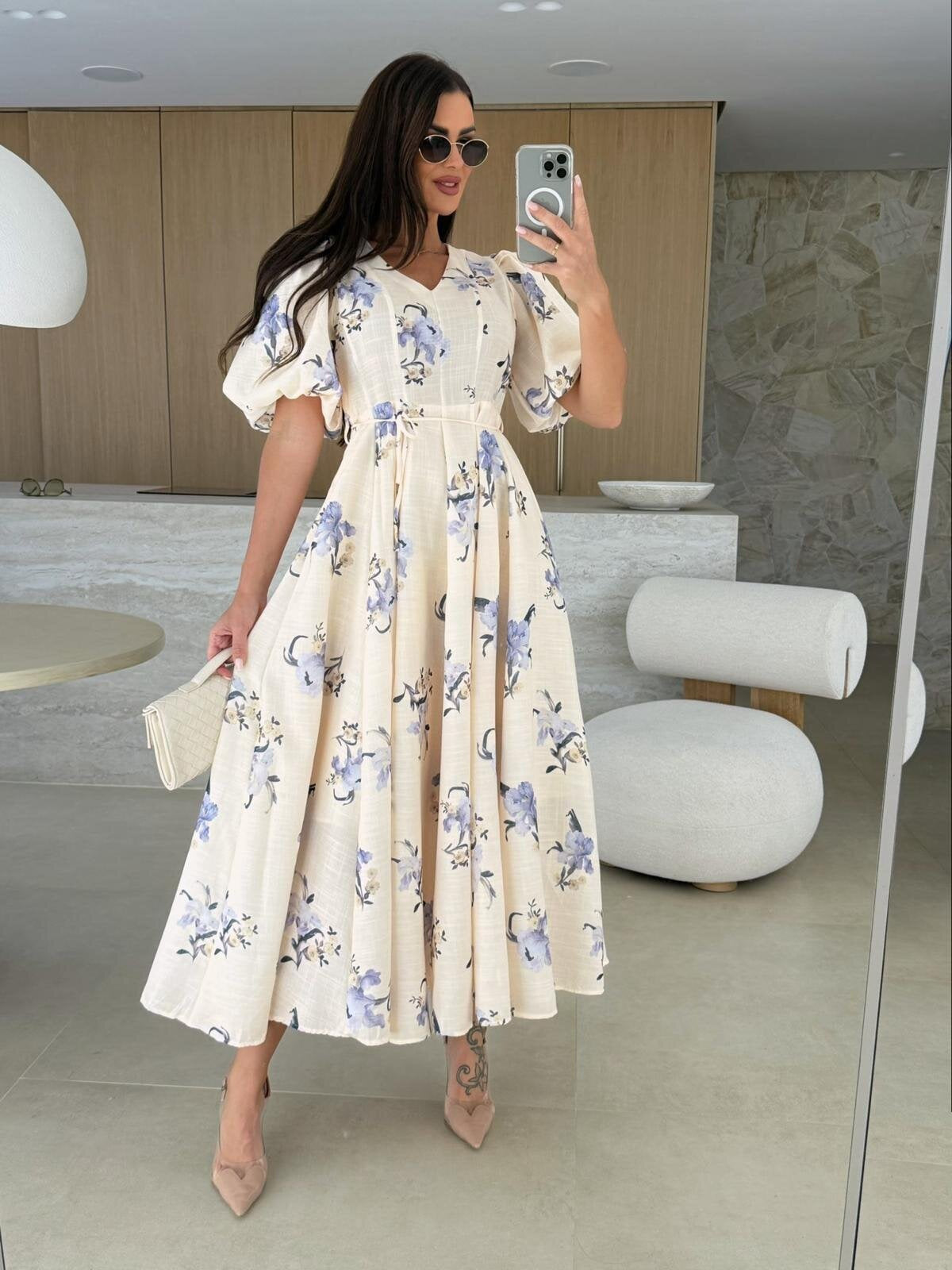 Women's maxi dress with floral patterns and puff sleeves Chic und Stil