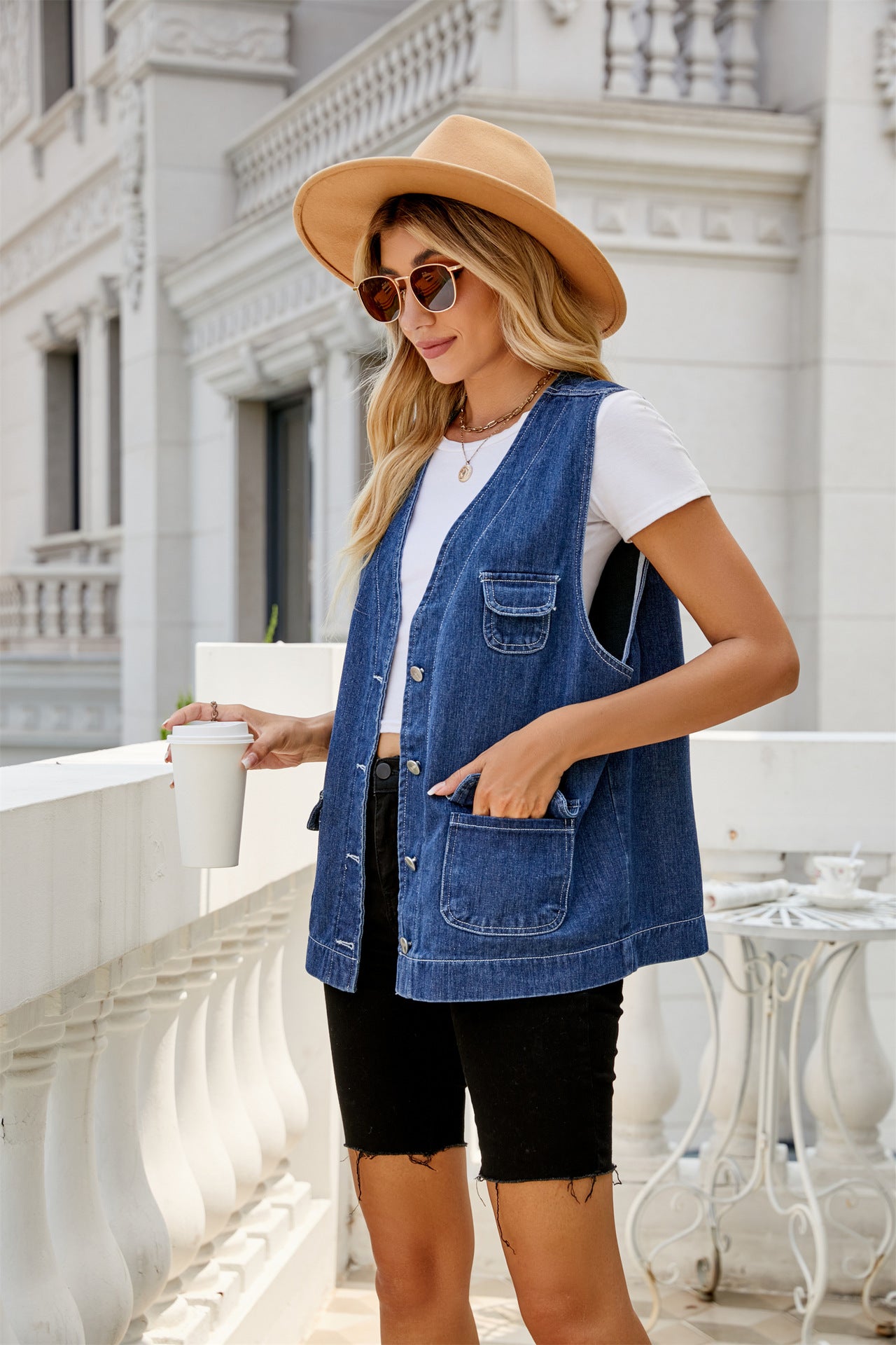 Veste en denim pour femmes au design oversized décontracté avec des poches pratiques et des détails de boutons Chic und Stil