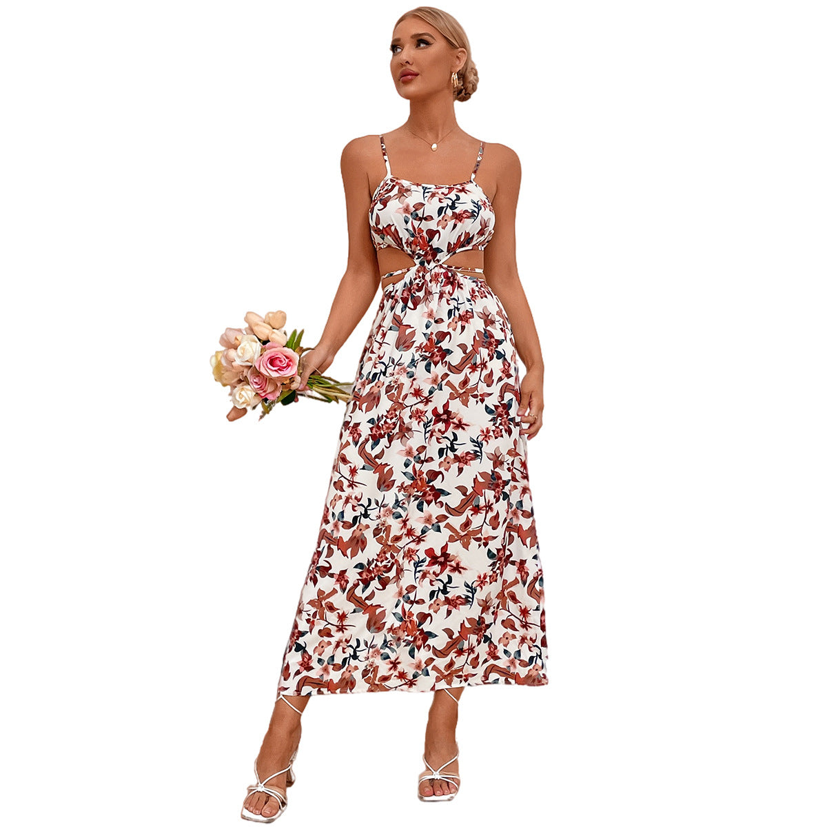Robe maxi pour femmes avec motif floral et découpe espiègle Chic und Stil