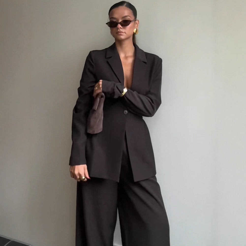 Blazer pour femmes avec décolleté en V profond et silhouette élégante Chic und Stil