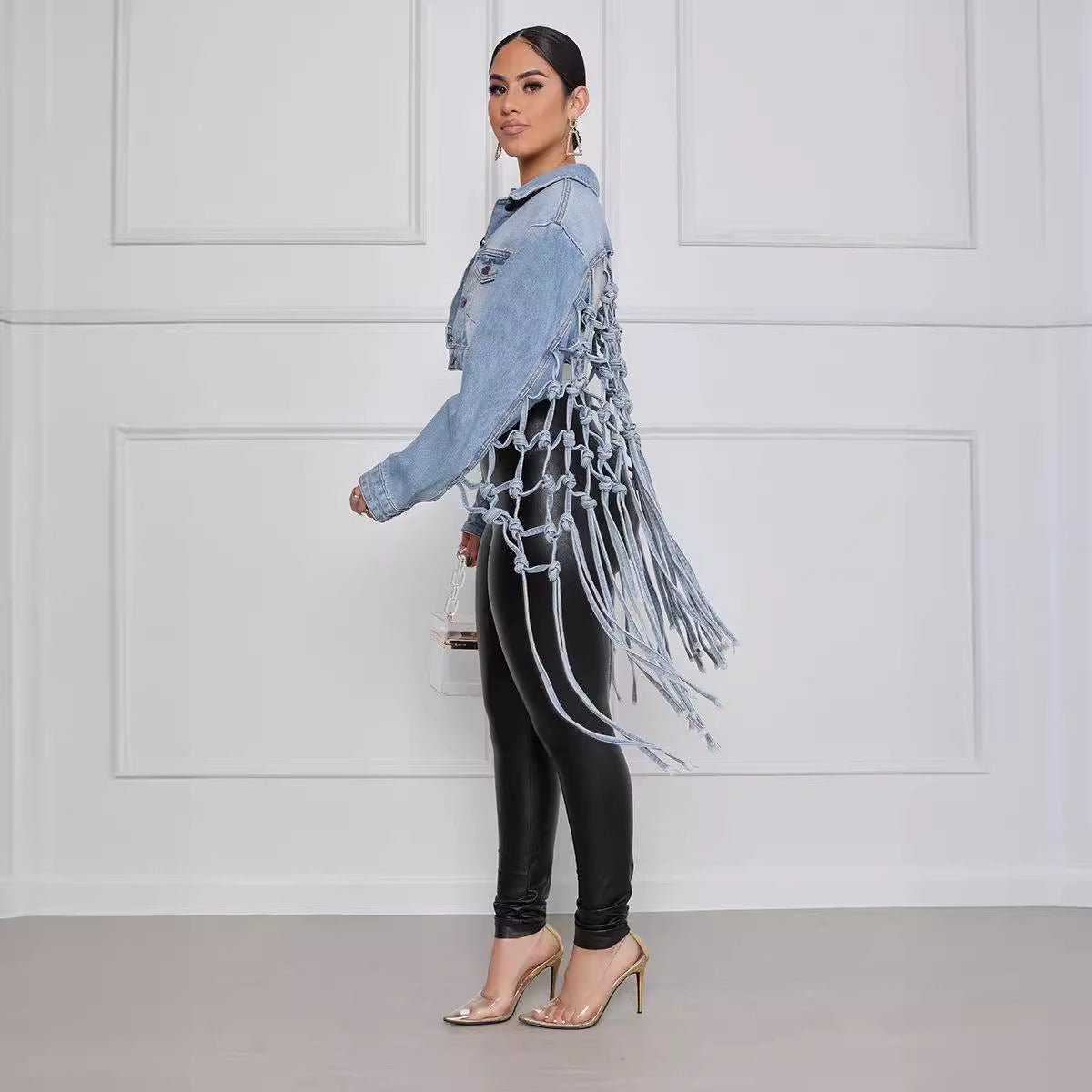 Veste en denim pour femmes avec un détail de nœud unique et une coupe décontractée Chic und Stil