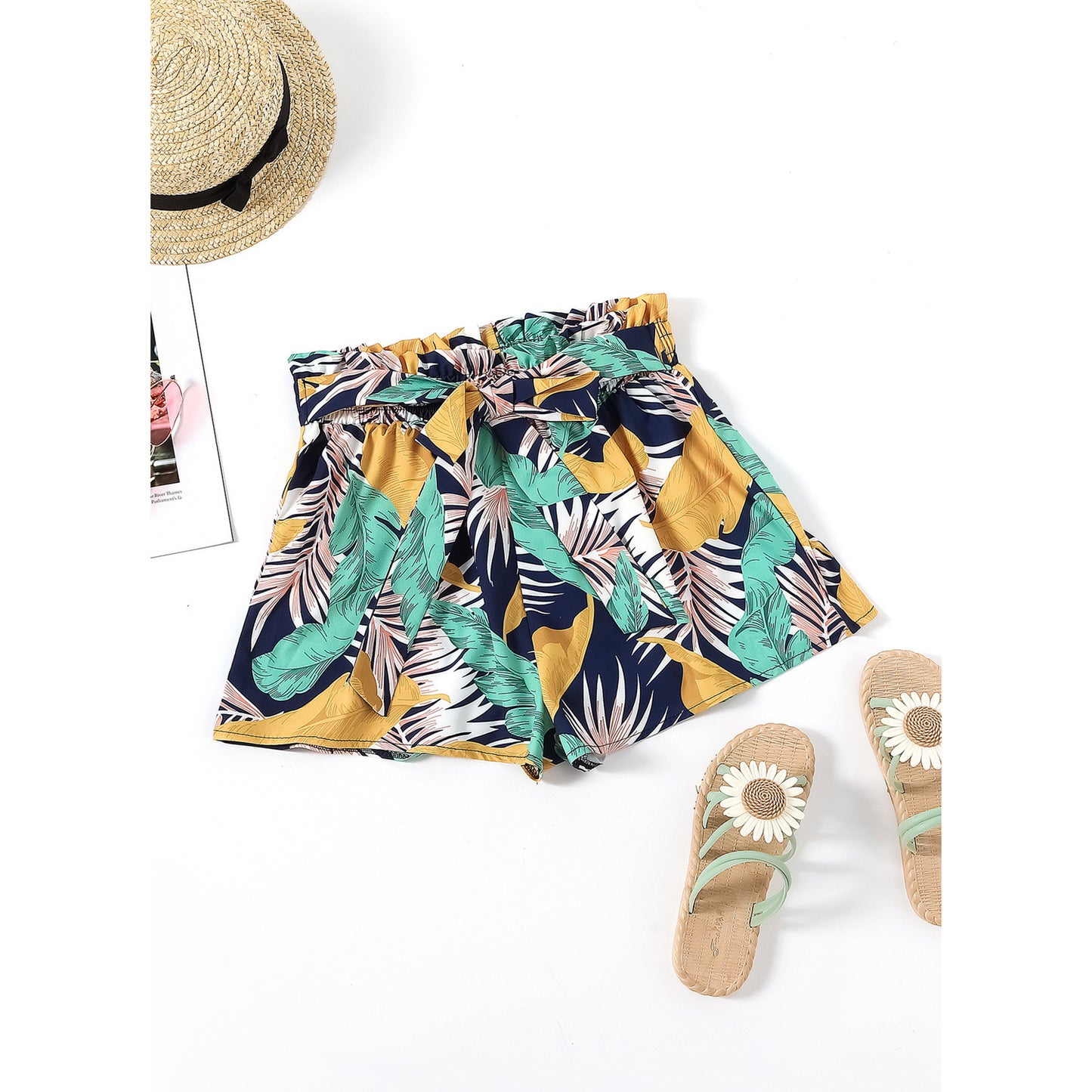 Shorts pour femmes avec motif floral et taille élastique Chic und Stil