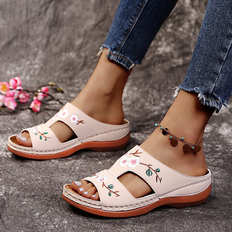 Chaussons confortables pour femmes avec design floral brodé et Semelle anatomique Chic und Stil