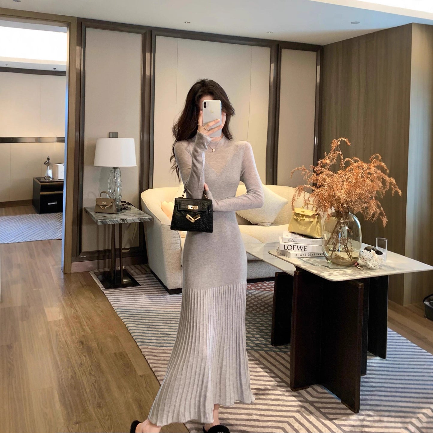 Robe maxi en tricot pour femmes avec un fin design côtelé et des accents de manches modernes Chic und Stil