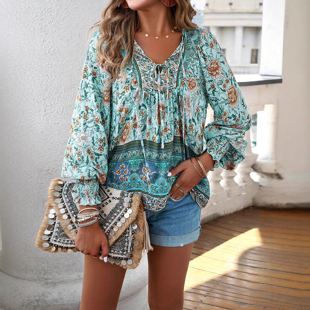 Chemisier dames avec motifs floraux et décolleté à nouer Chic und Stil