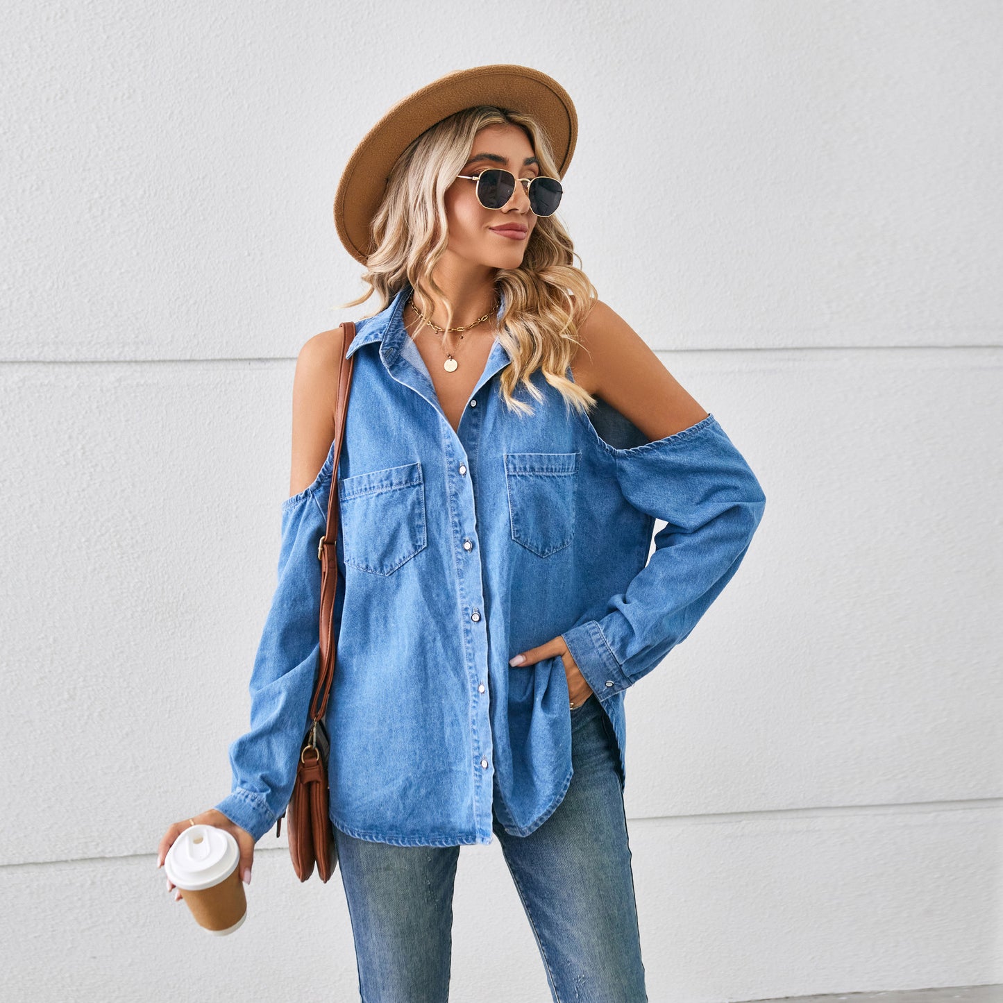 Women's denim shirt with raglan sleeves and chest pockets Chic und Stil