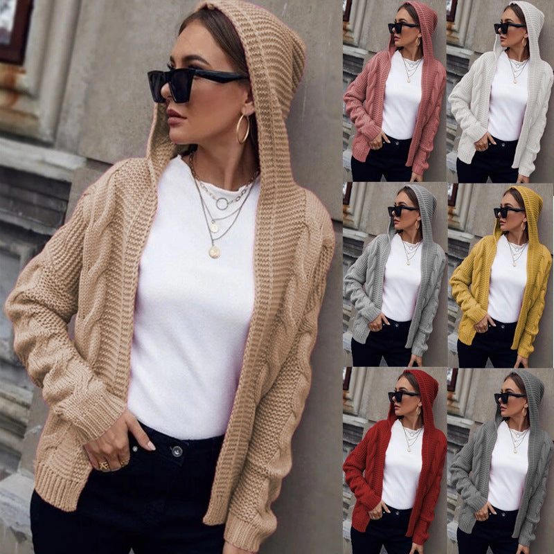 Veste en grosse maille pour femmes avec capuche et motif en relief Chic und Stil