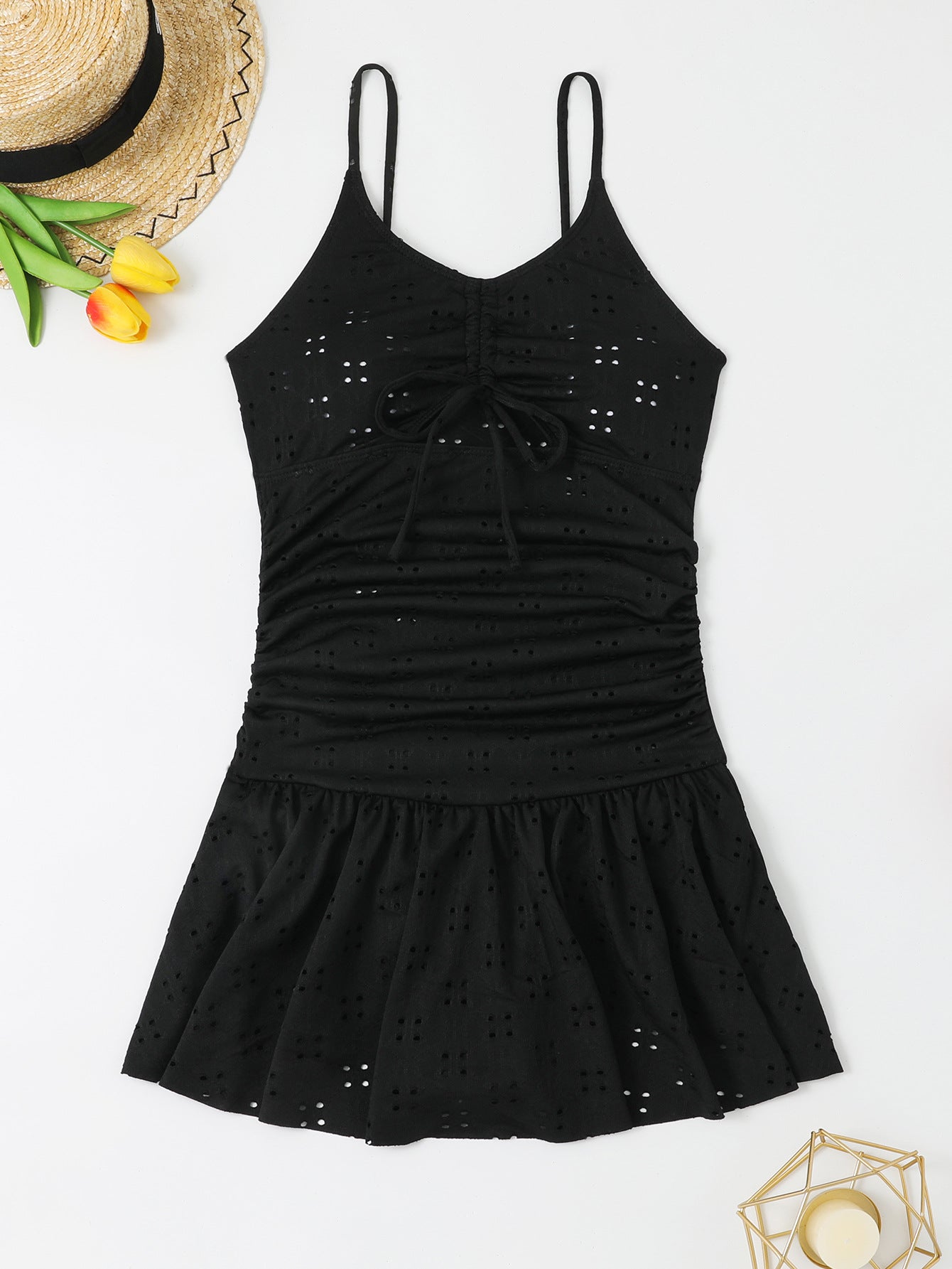 Maillot de bain femme avec un design élégant à volants et de délicats détails en découpe Chic und Stil