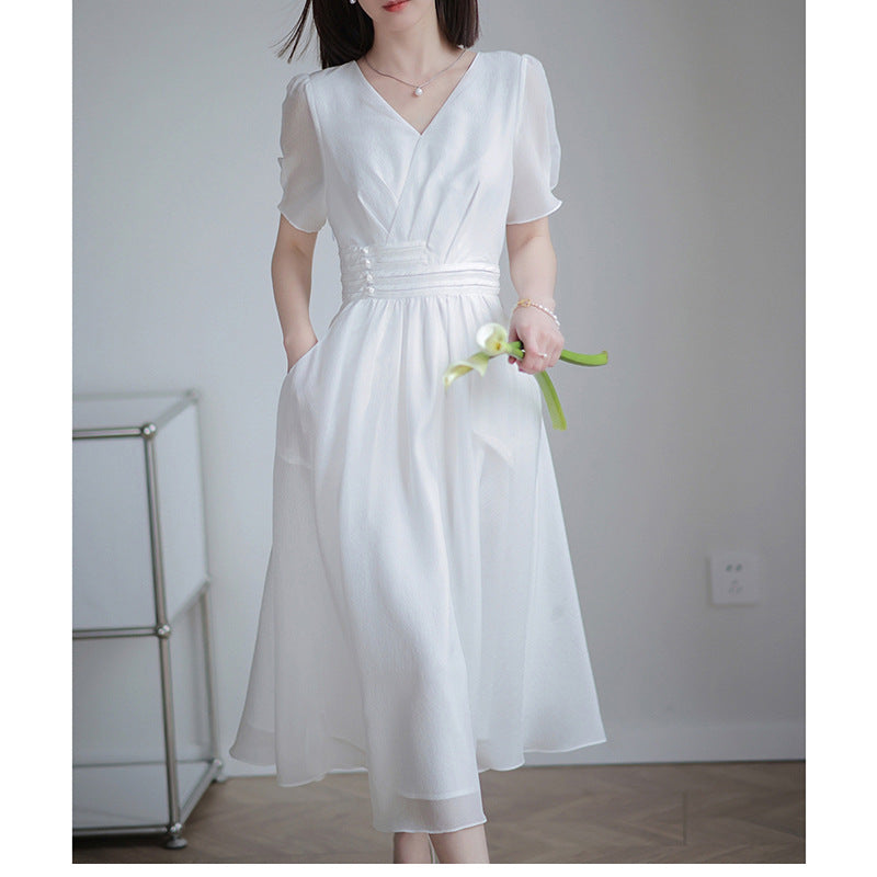 Robe enveloppante élégante pour femmes avec détail plissé Chic und Stil