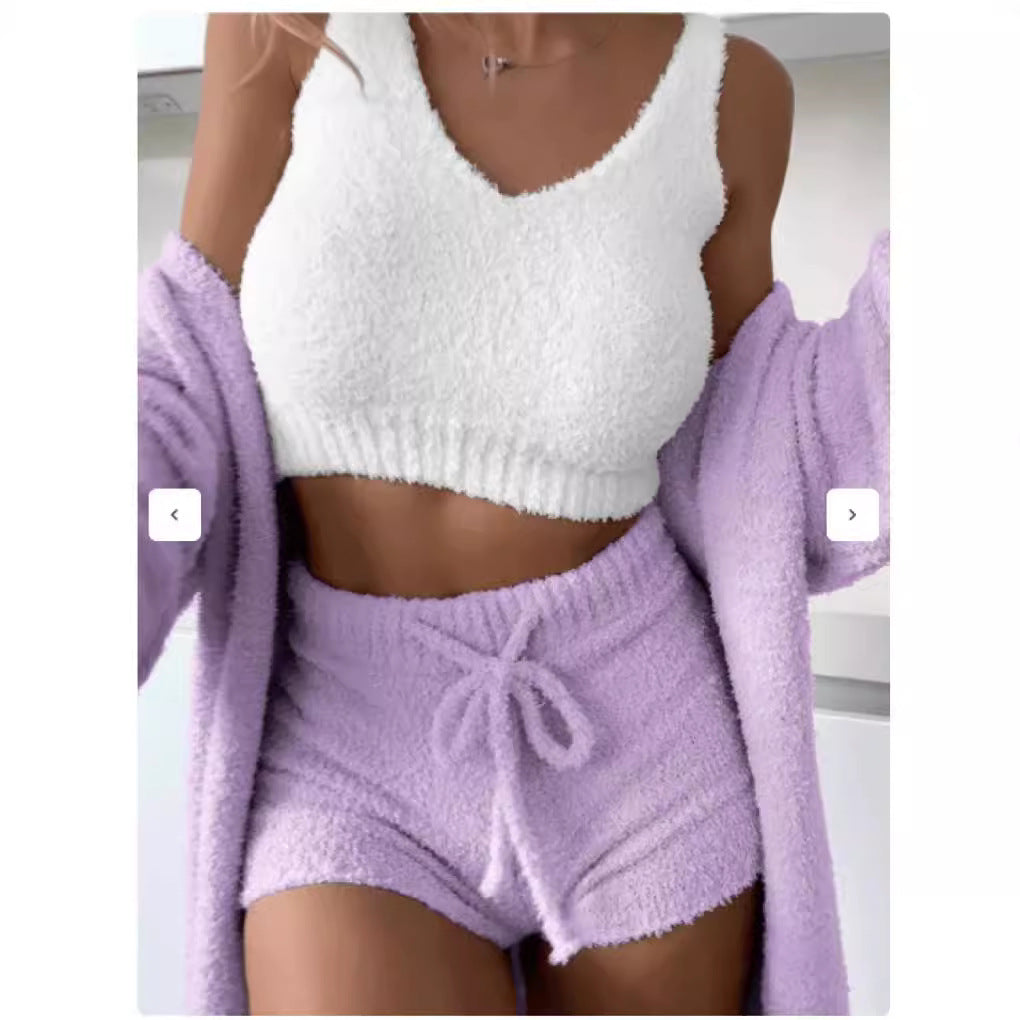 Femmes ensemble lounge douillet avec crop top et shorts Chic und Stil